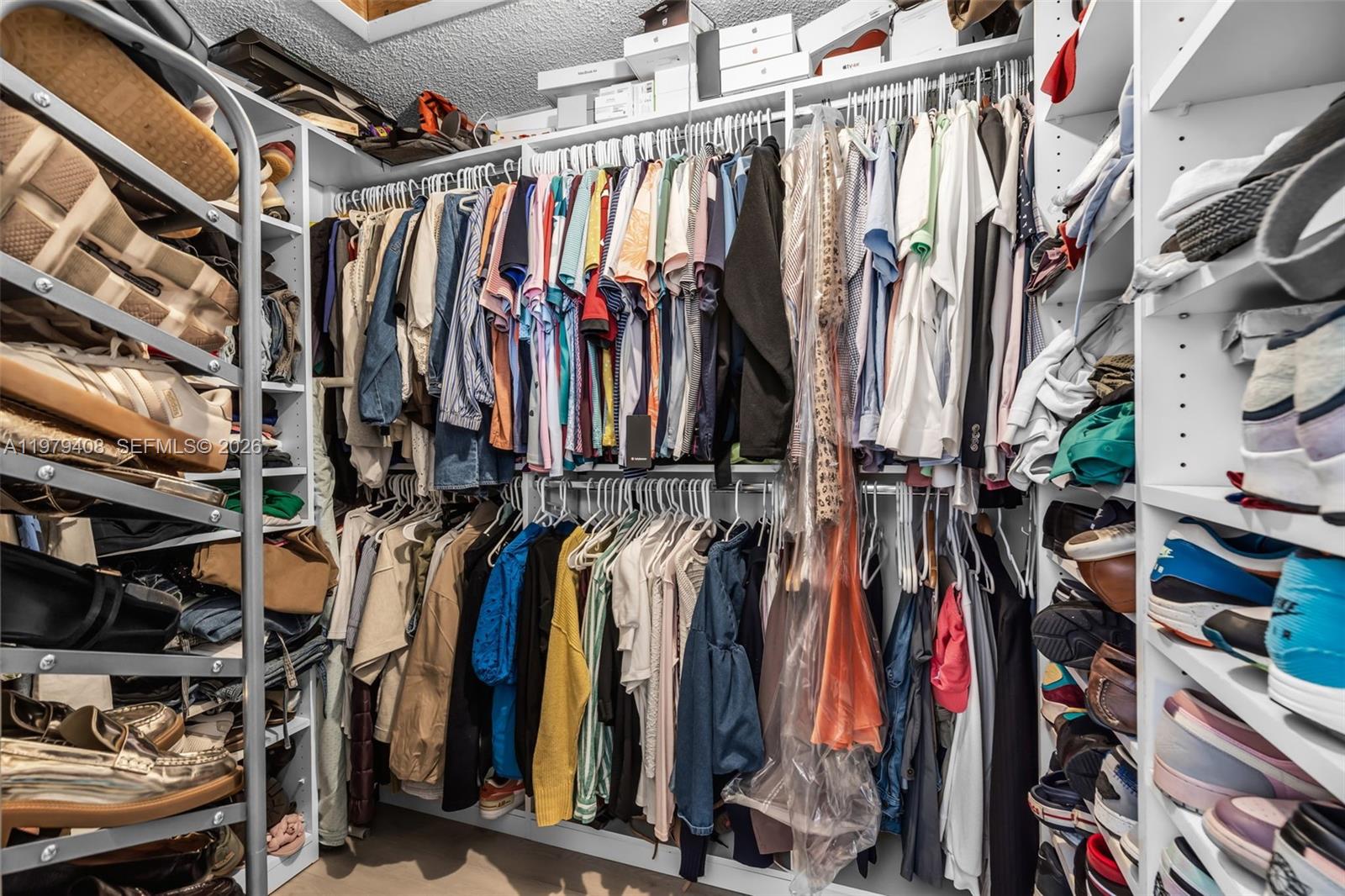 PEMBROKE LAKES SECTION SE - Residential Lease