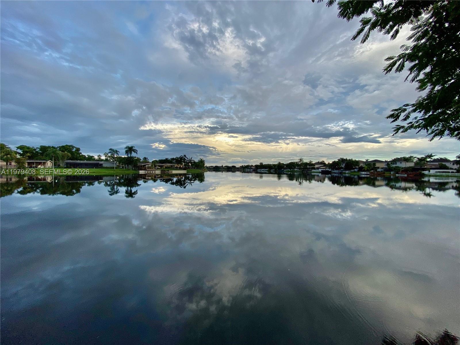 PEMBROKE LAKES SECTION SE - Residential Lease