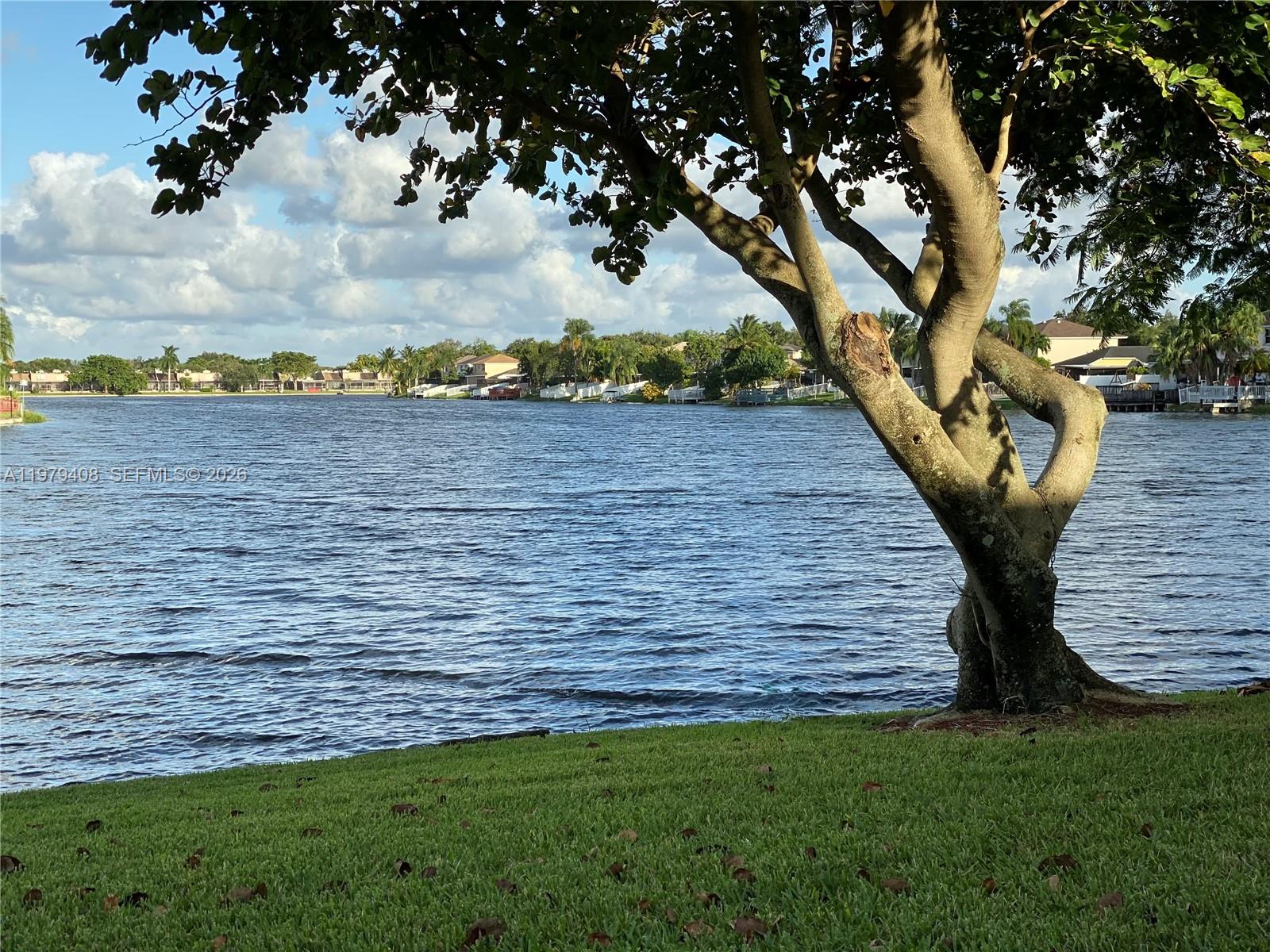 PEMBROKE LAKES SECTION SE - Residential Lease