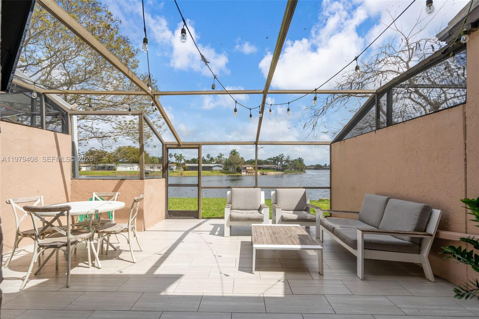 PEMBROKE LAKES SECTION SE - Residential Lease