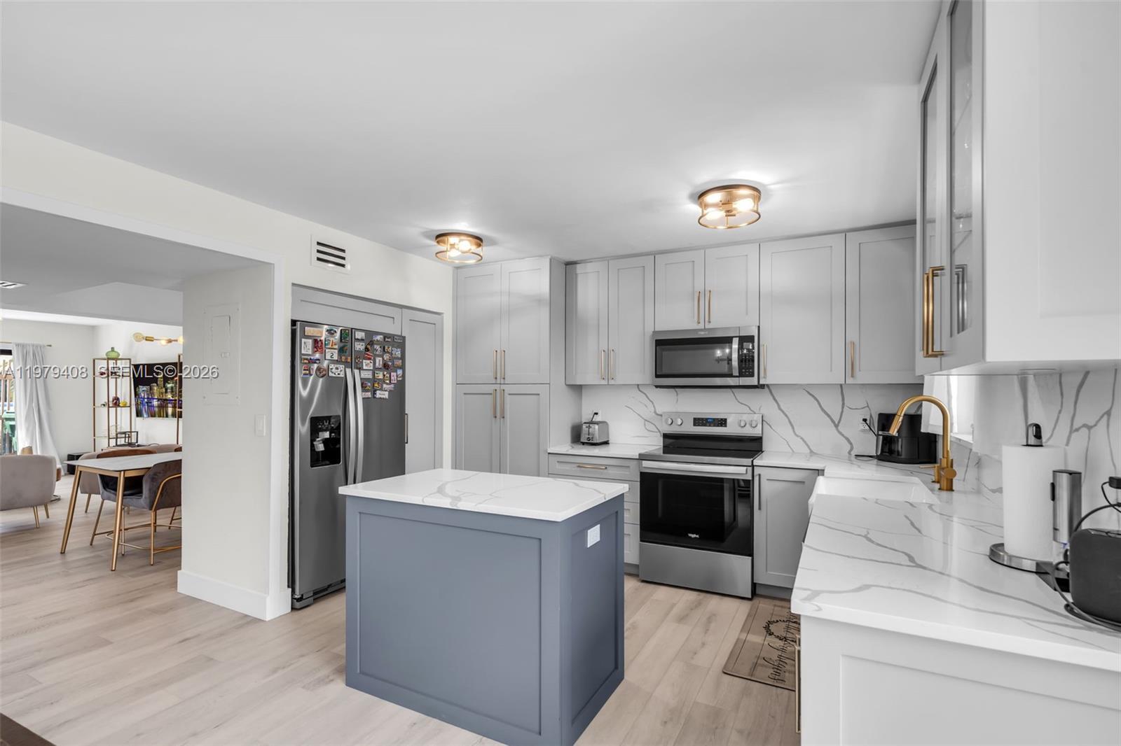 PEMBROKE LAKES SECTION SE - Residential Lease