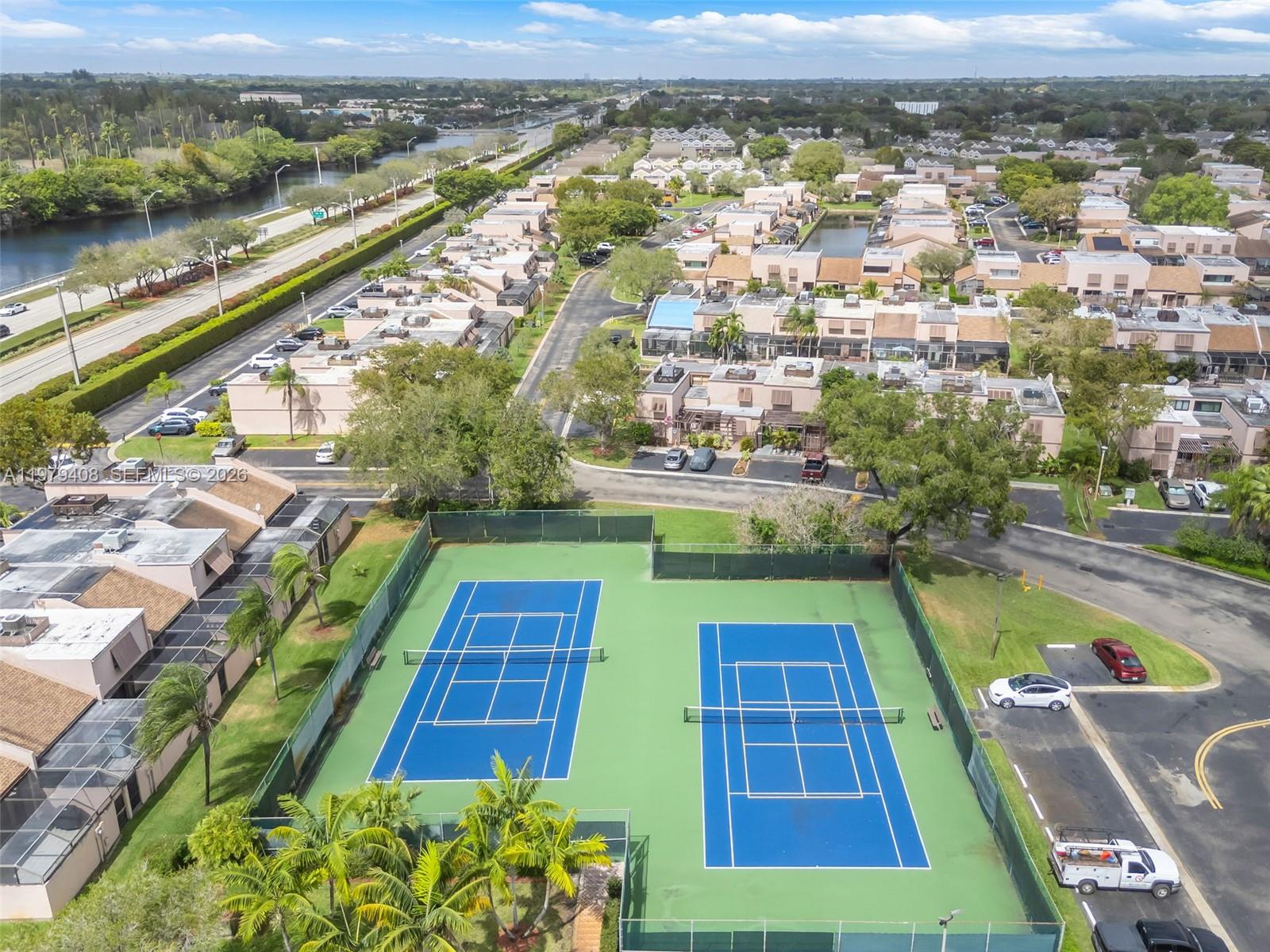 PEMBROKE LAKES SECTION SE - Residential Lease