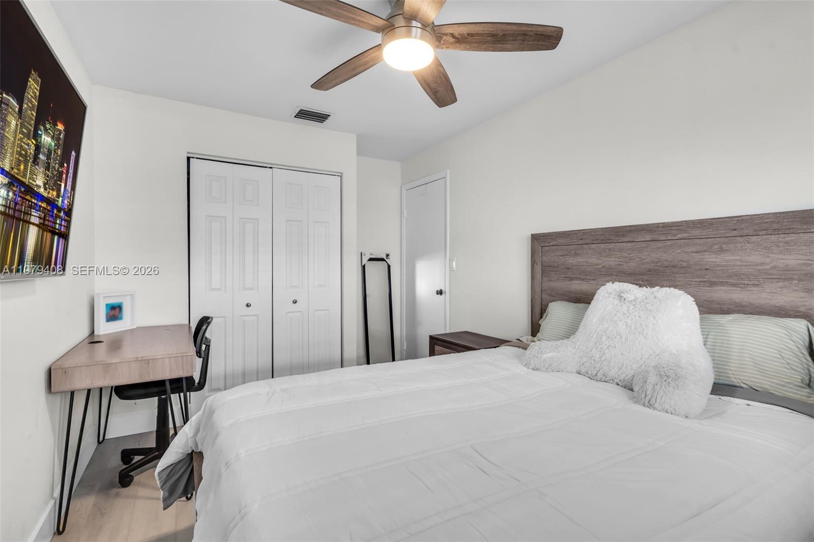 PEMBROKE LAKES SECTION SE - Residential Lease