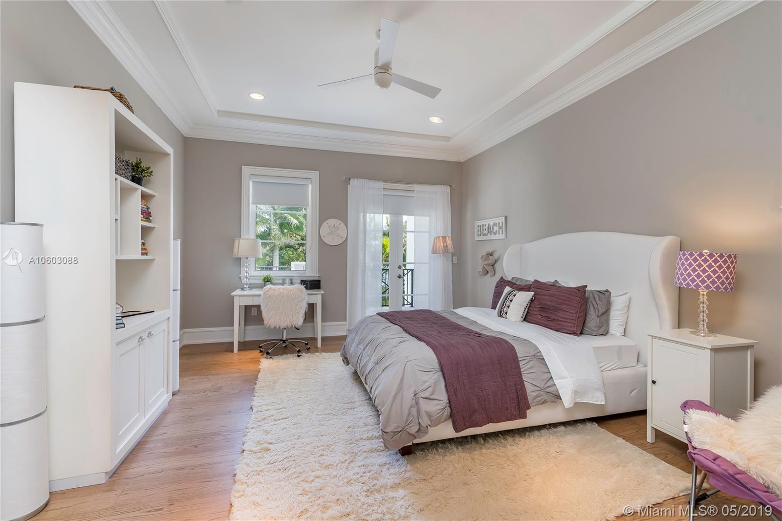 Hammock Lake - Residential