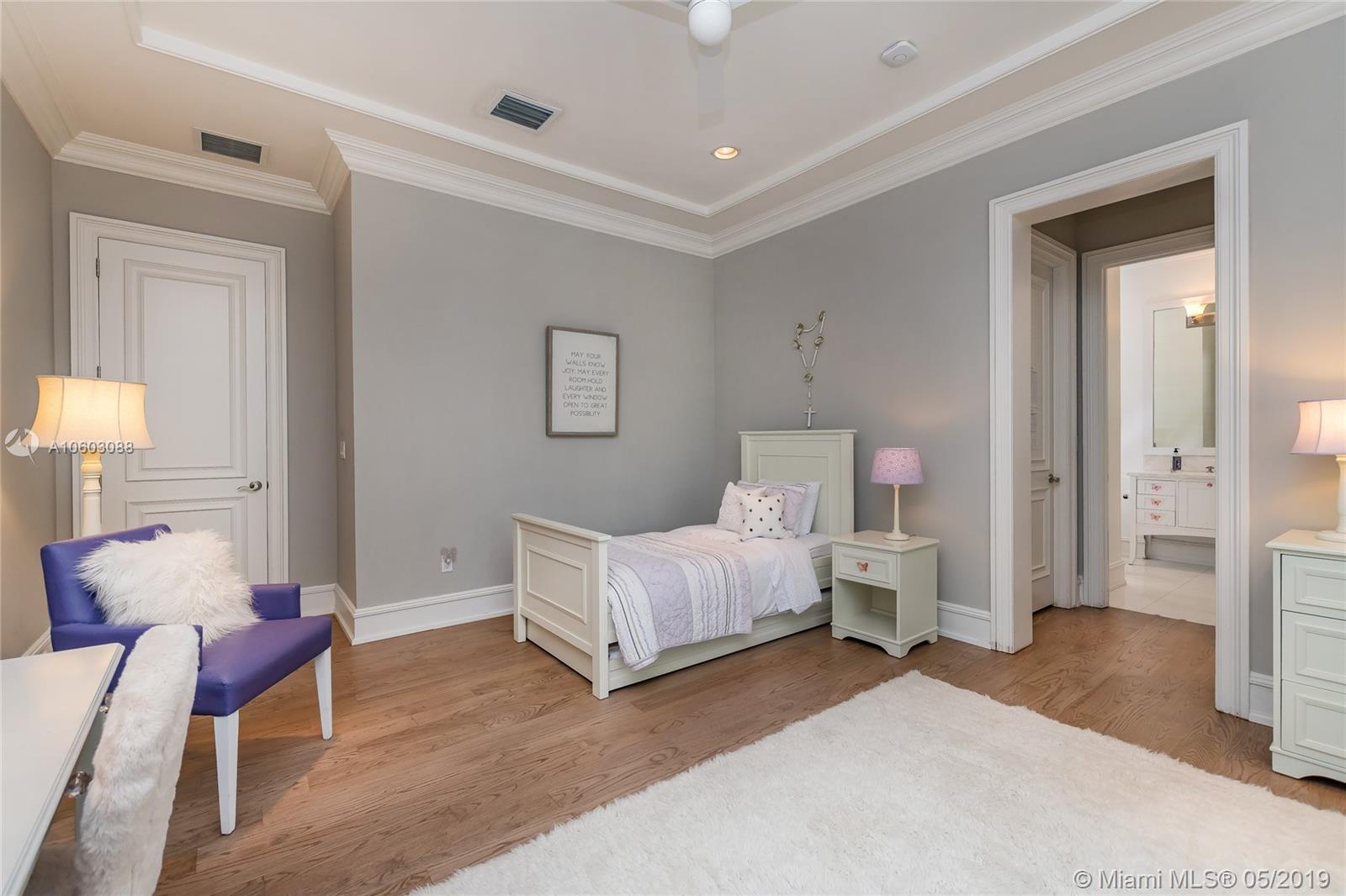 Hammock Lake - Residential