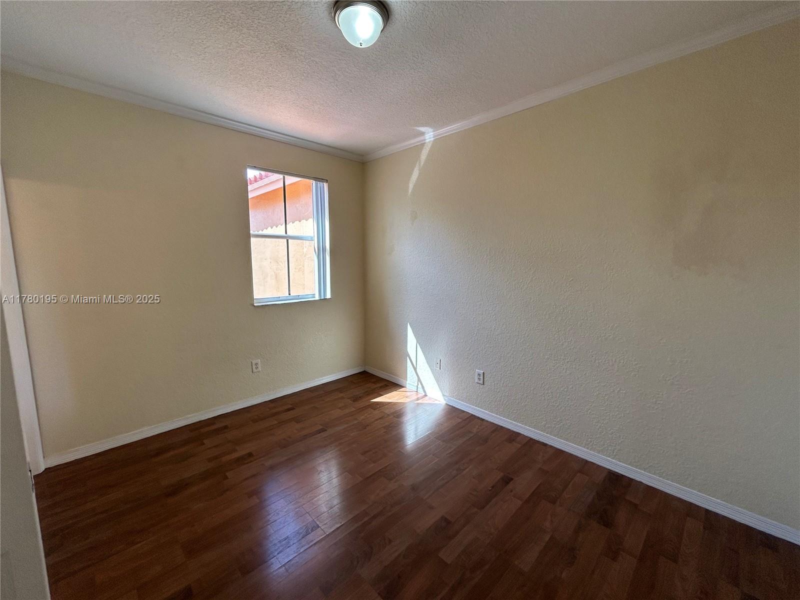 VILLAS AT HARBOR ISLES CO - Residential Lease