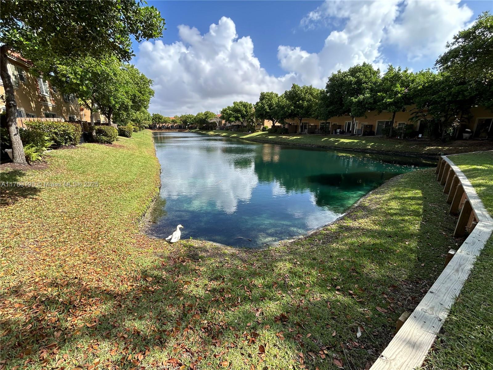 VILLAS AT HARBOR ISLES CO - Residential Lease