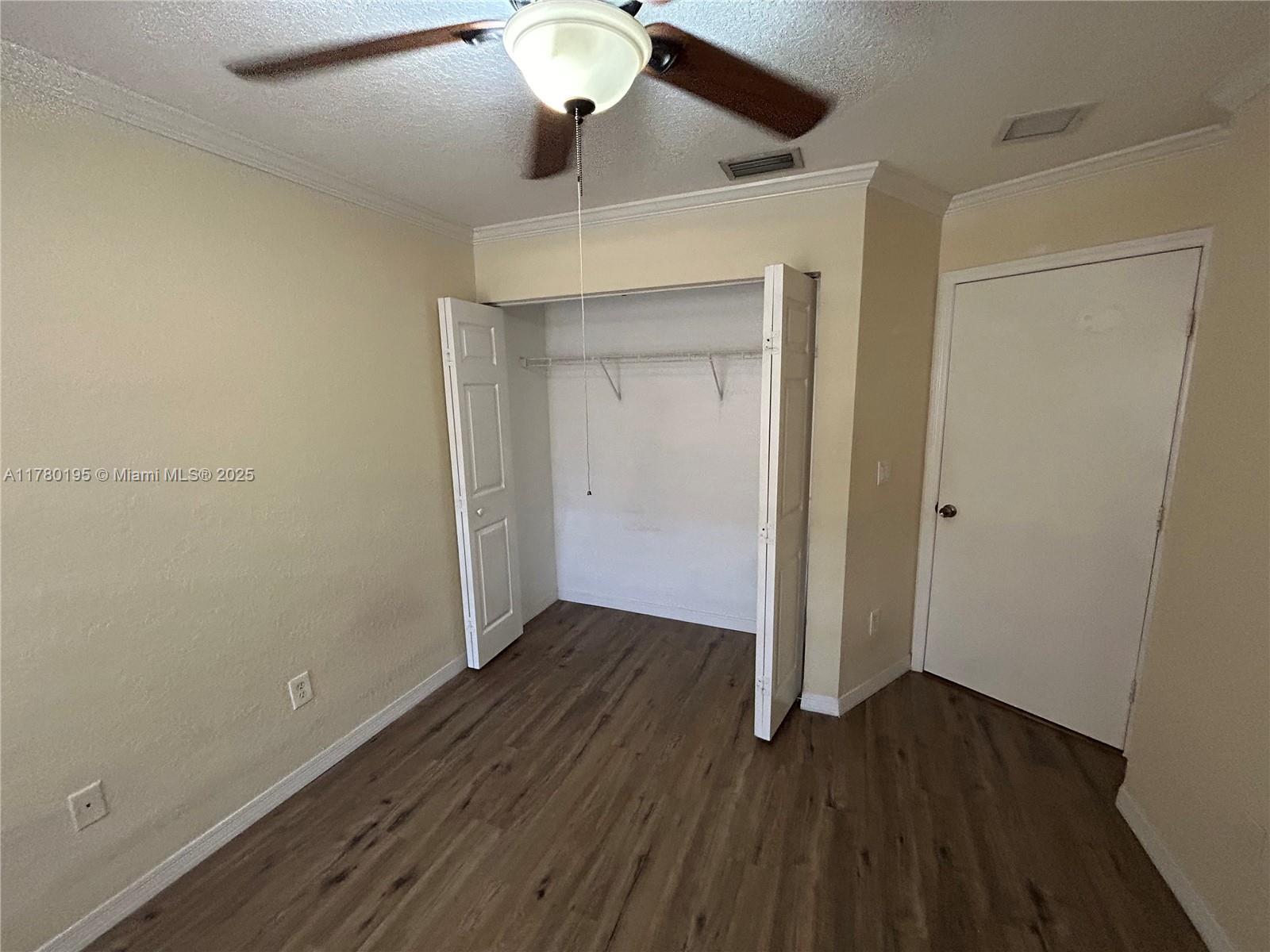 VILLAS AT HARBOR ISLES CO - Residential Lease