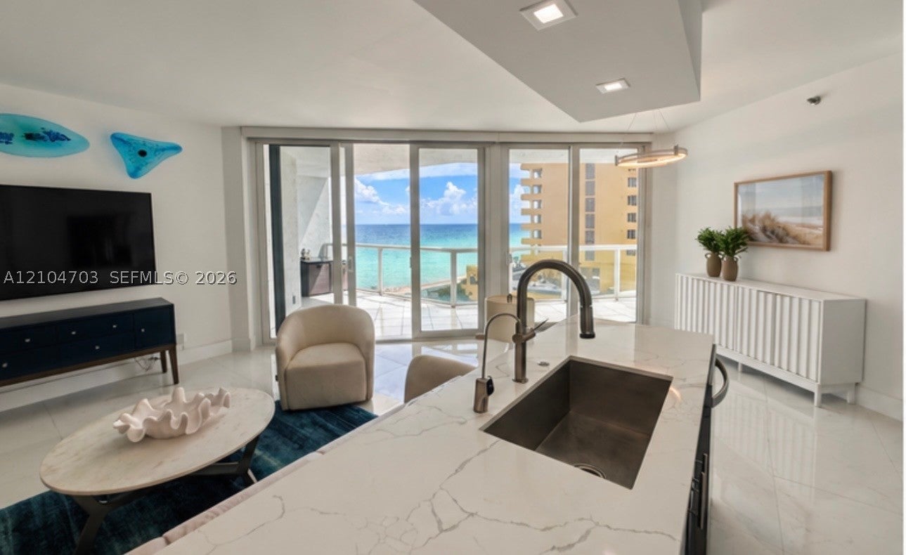 16425 Collins Ave 712