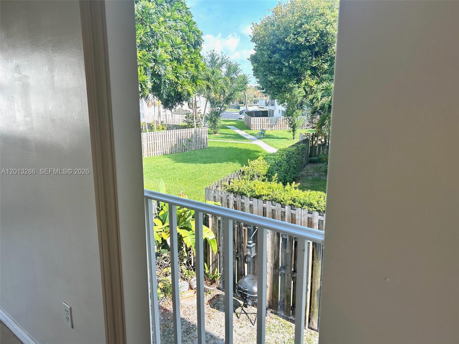 PARADISE AT DADELAND COND - Residential Lease