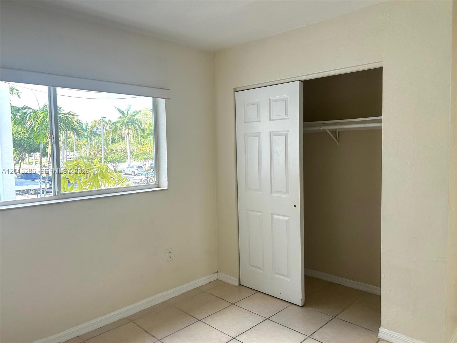 PARADISE AT DADELAND COND - Residential Lease