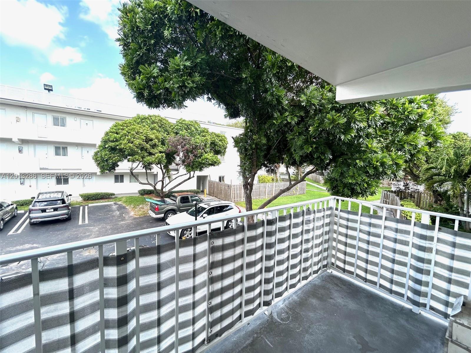 PARADISE AT DADELAND COND - Residential Lease