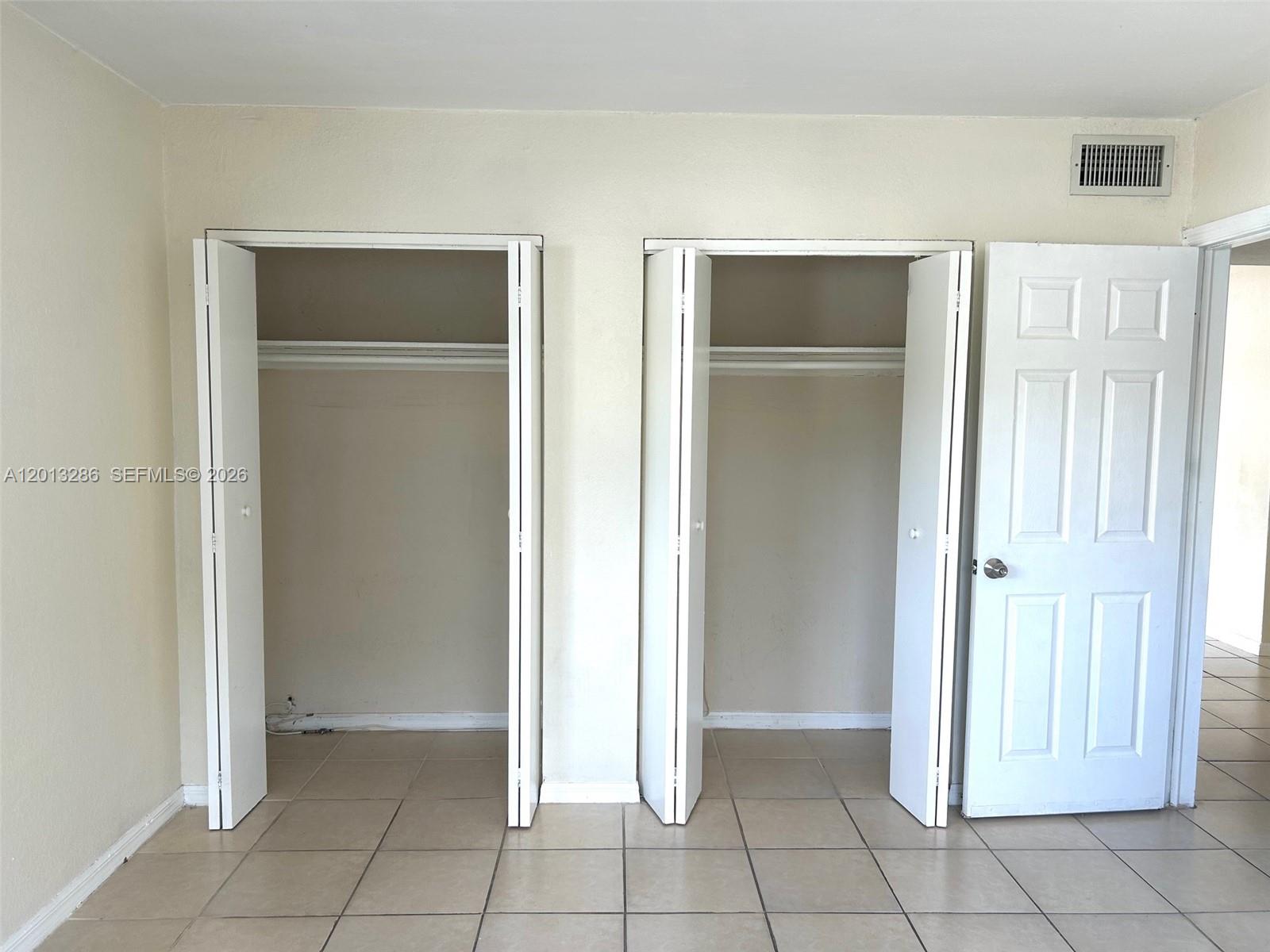 PARADISE AT DADELAND COND - Residential Lease