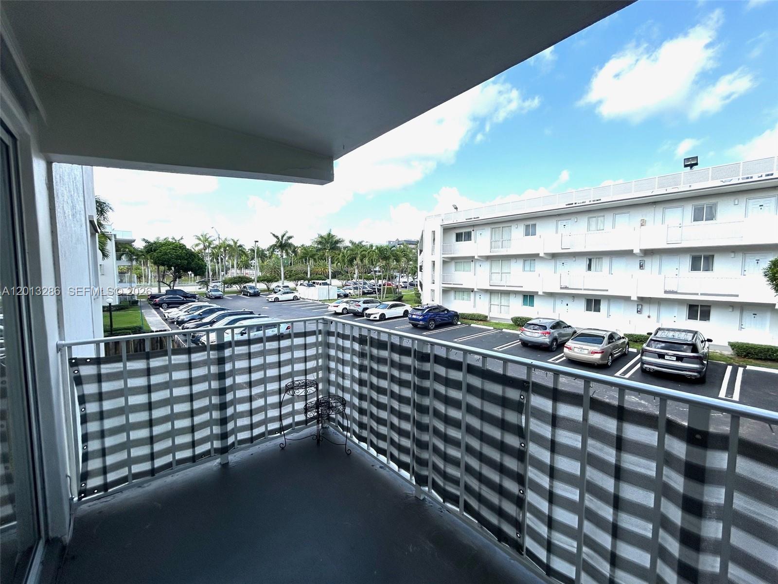 PARADISE AT DADELAND COND - Residential Lease