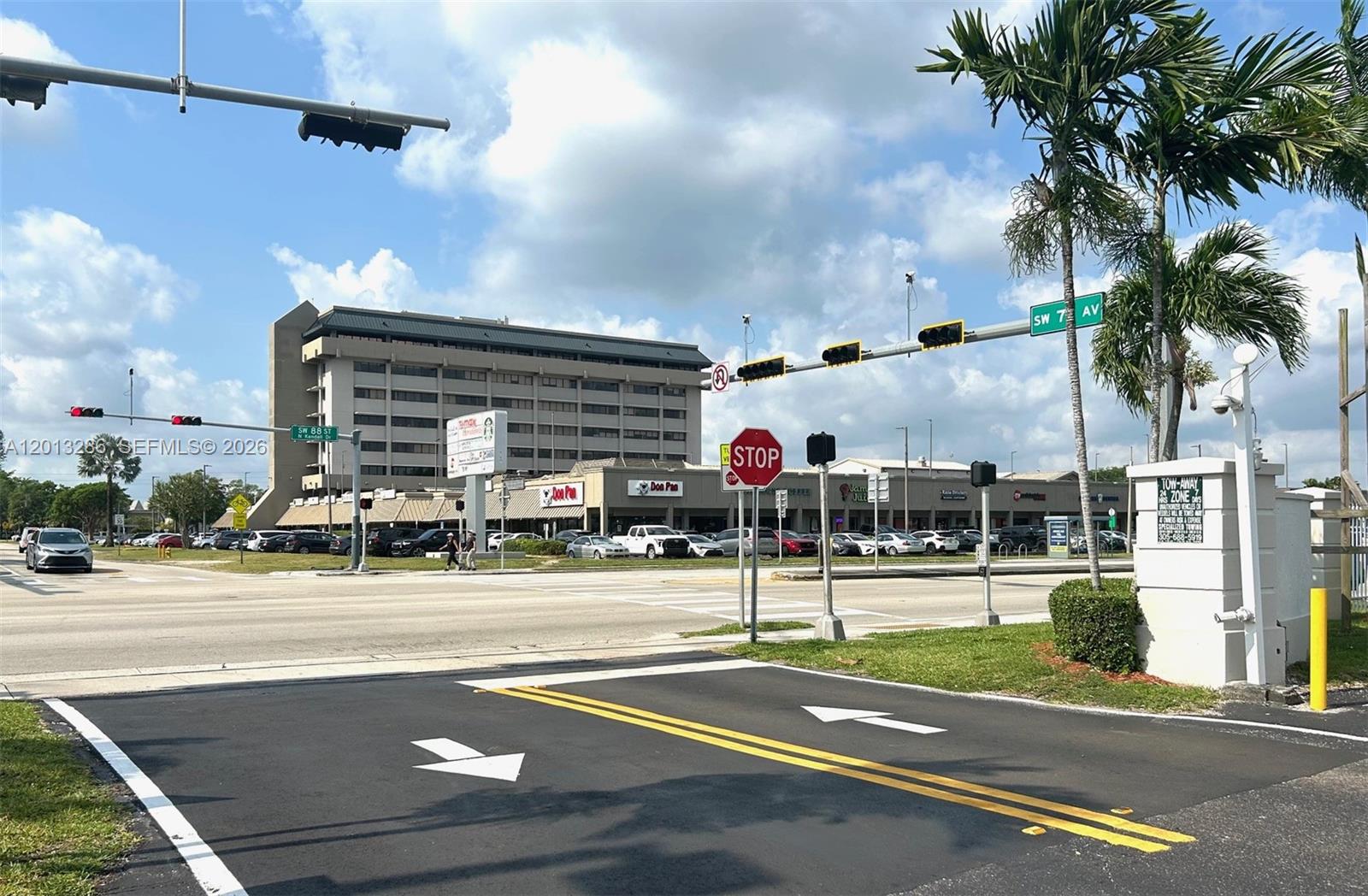 PARADISE AT DADELAND COND - Residential Lease