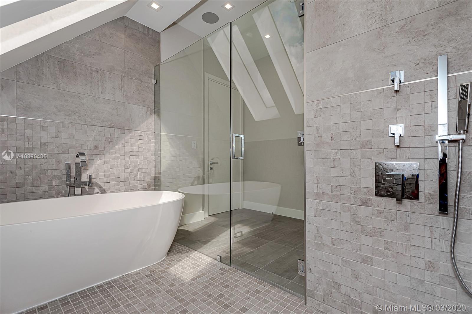 GOLDEN BEACH SEC D - Residential