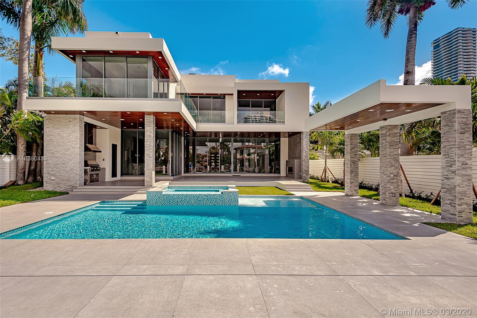 GOLDEN BEACH SEC D - Residential