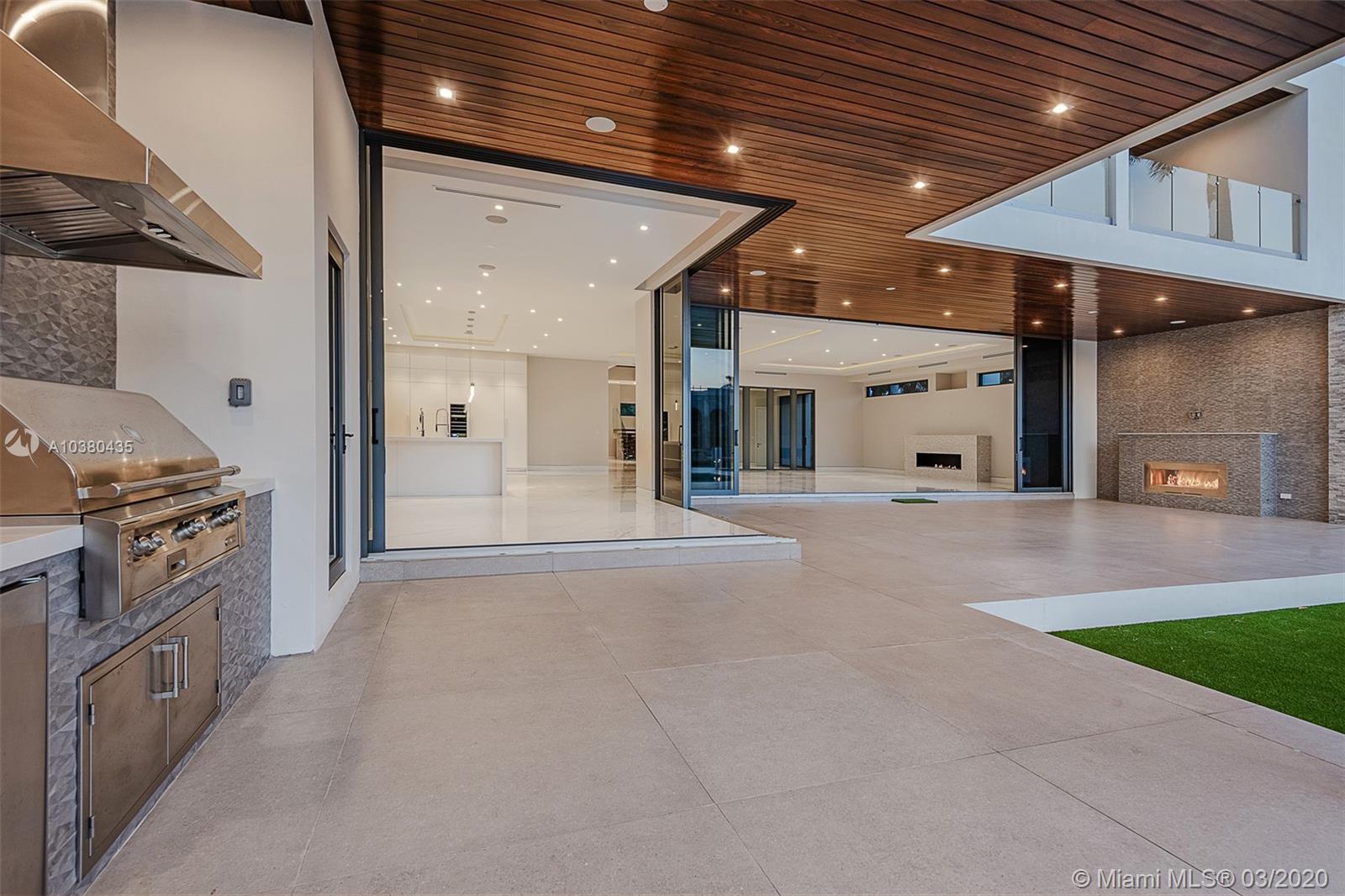 GOLDEN BEACH SEC D - Residential