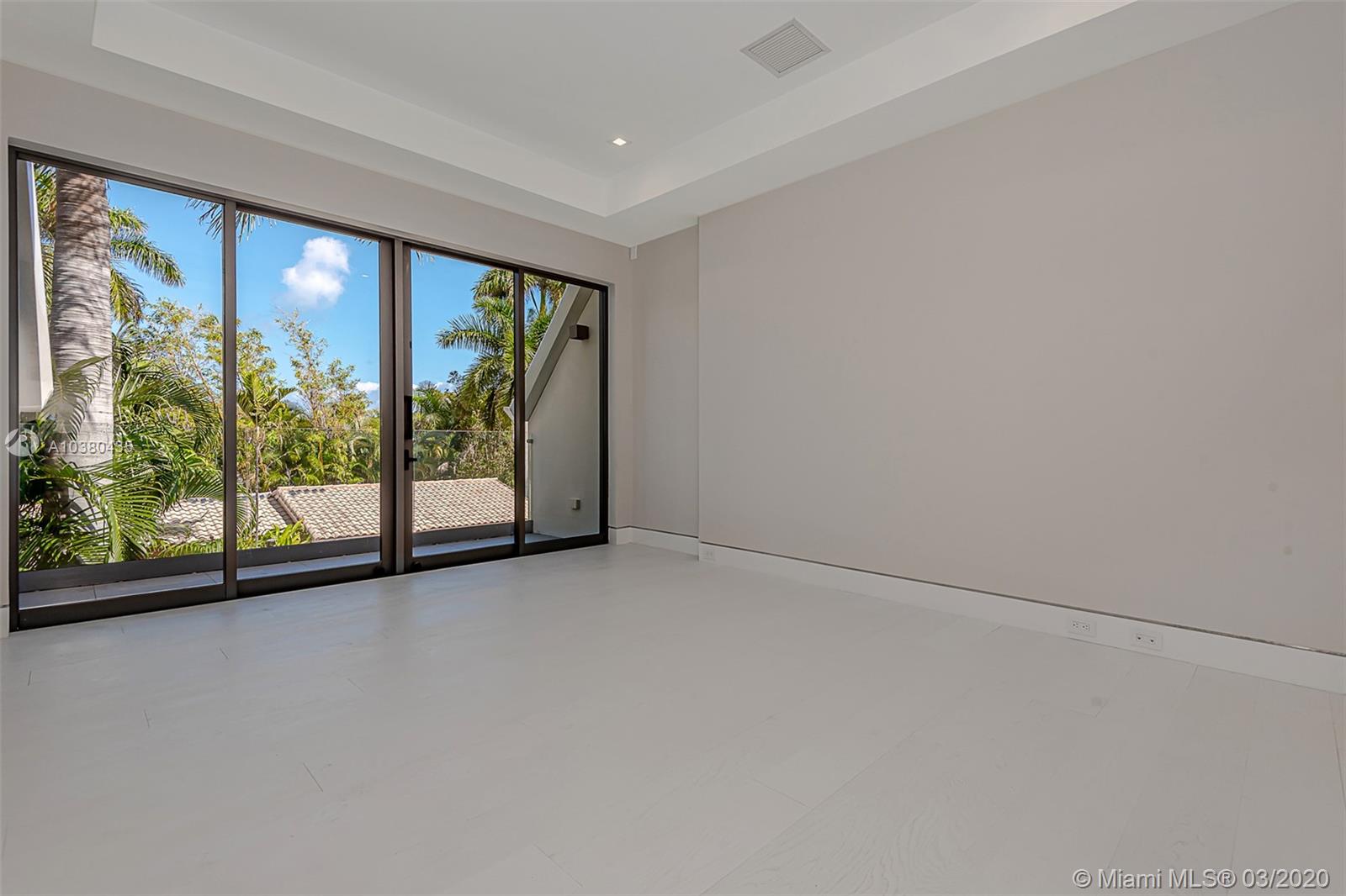 GOLDEN BEACH SEC D - Residential