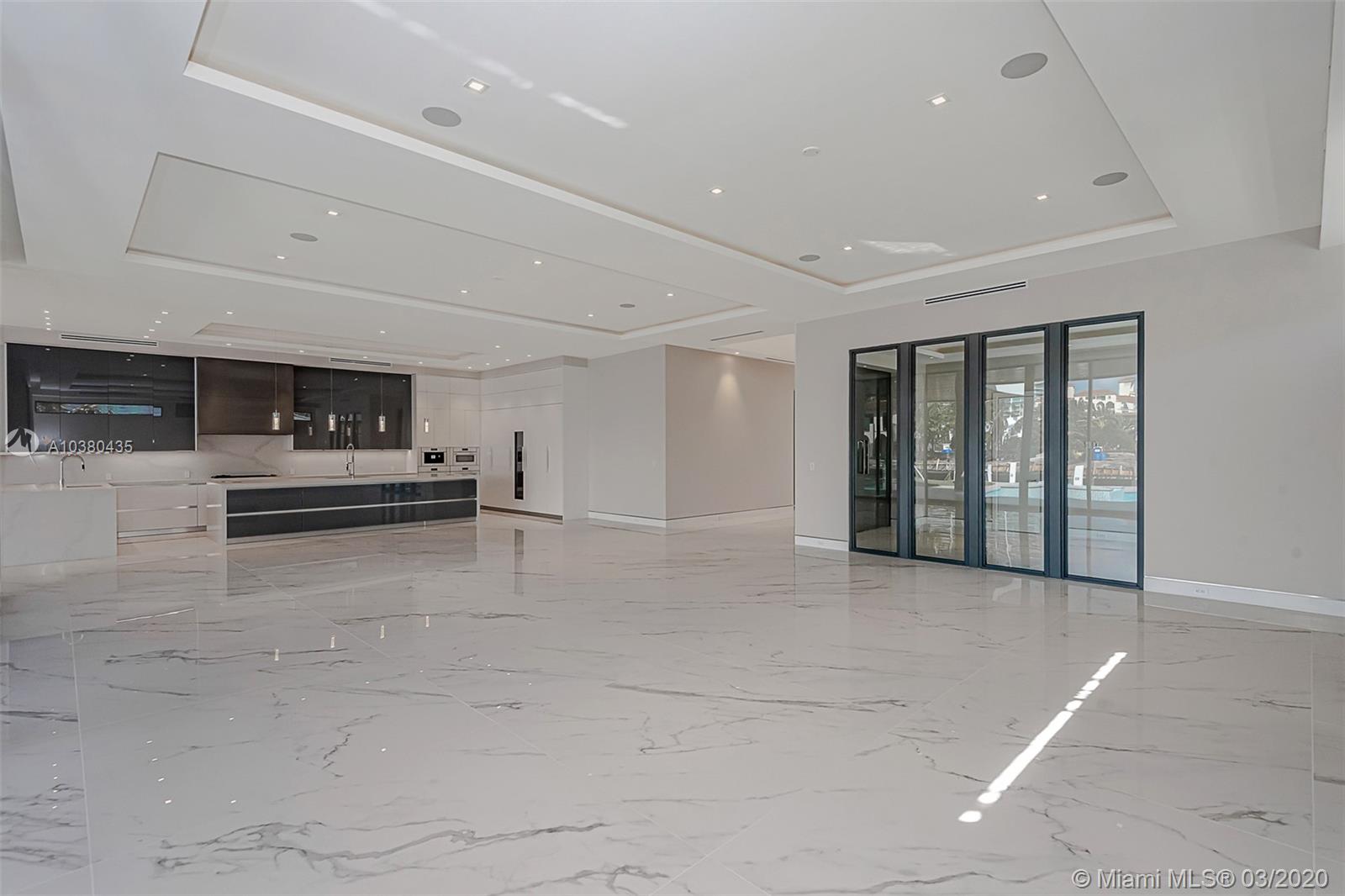 GOLDEN BEACH SEC D - Residential