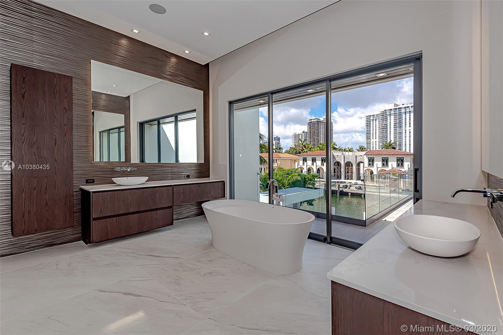 GOLDEN BEACH SEC D - Residential