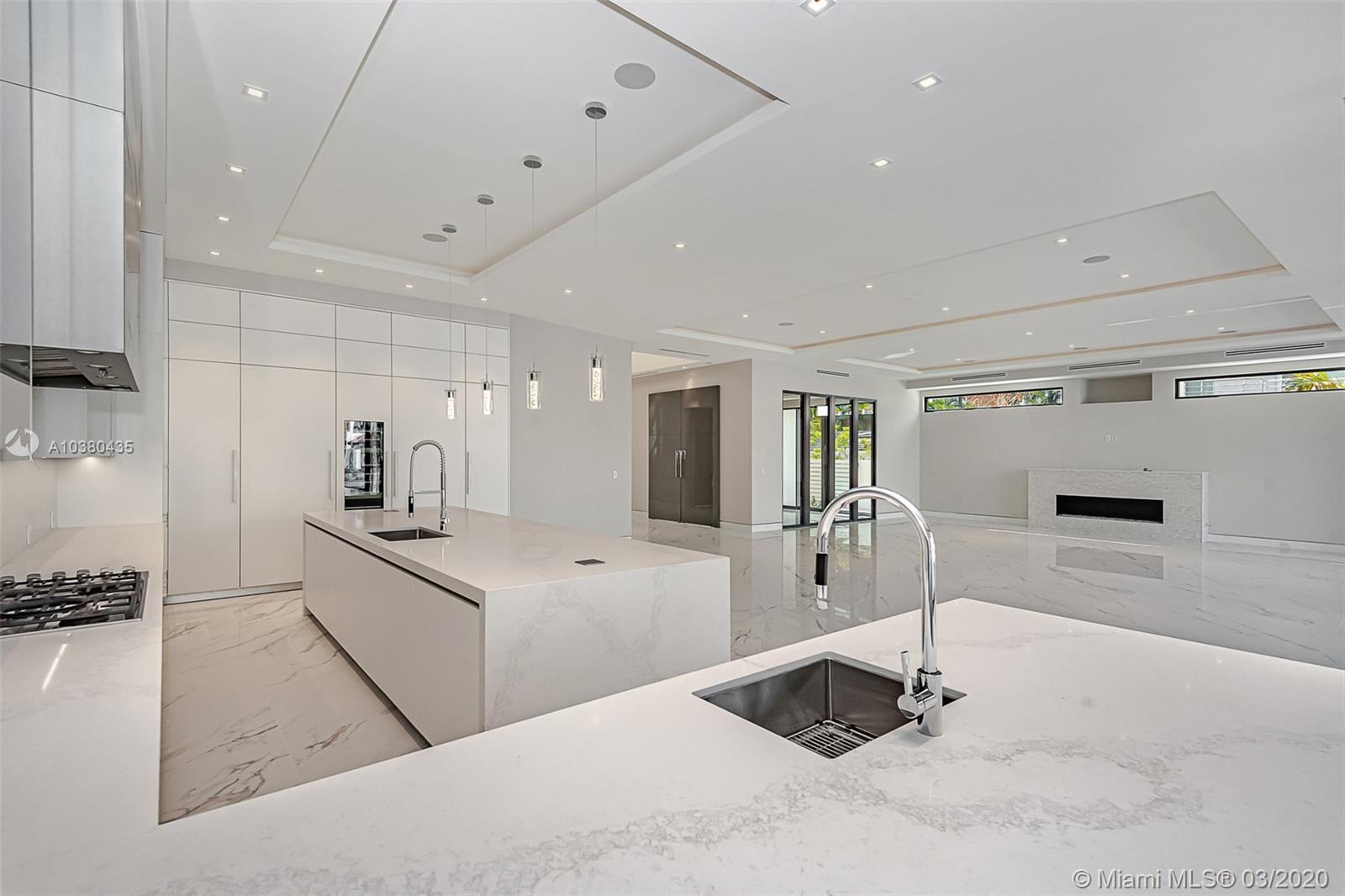 GOLDEN BEACH SEC D - Residential