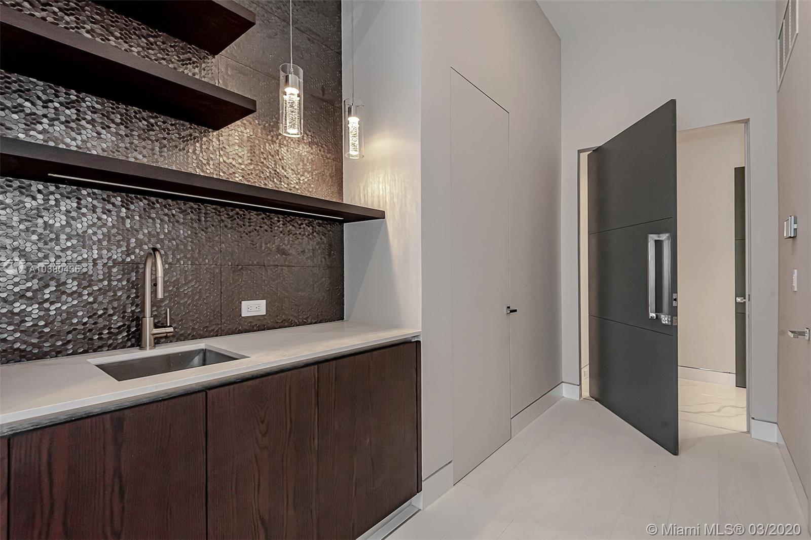 GOLDEN BEACH SEC D - Residential