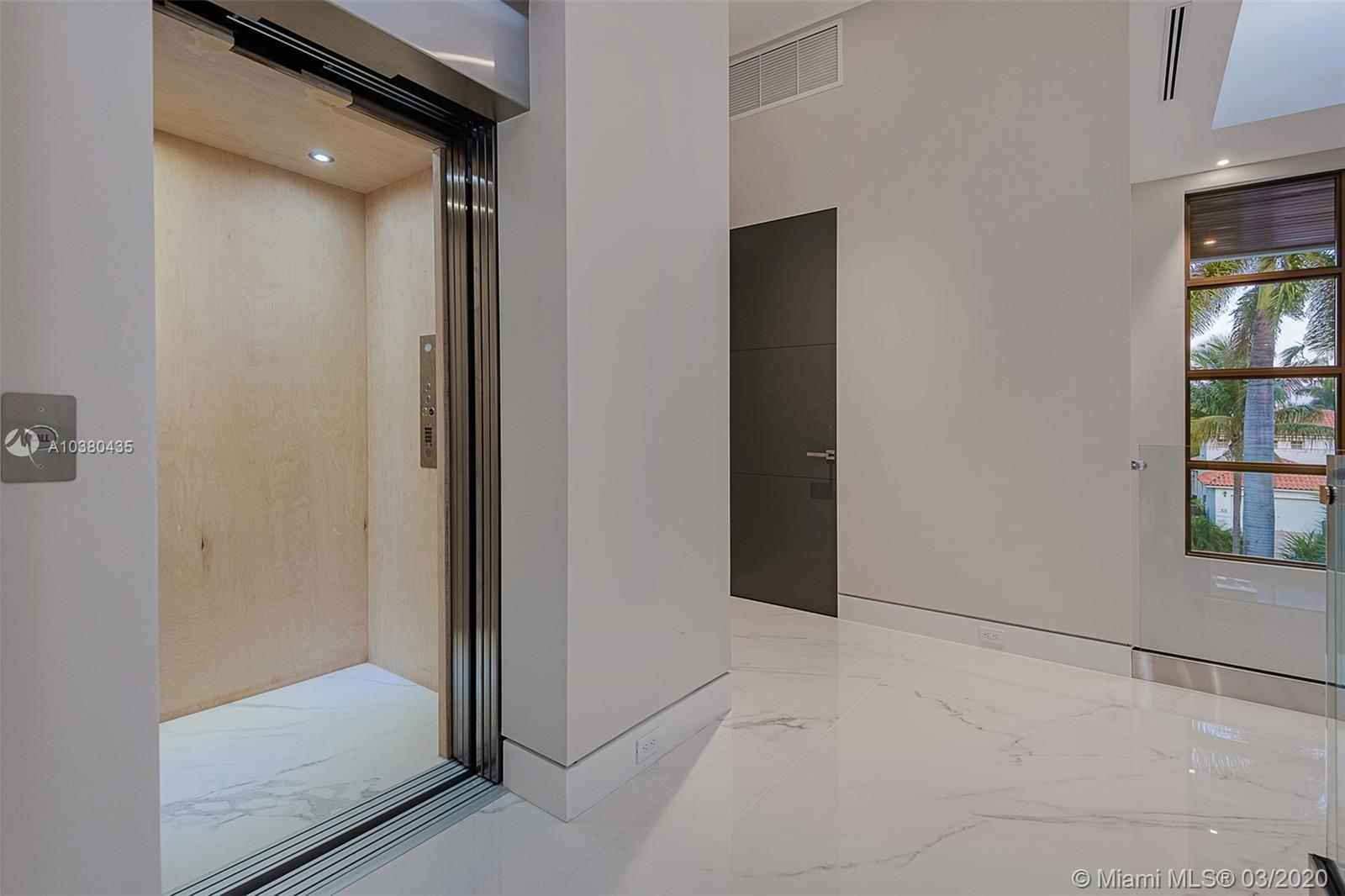 GOLDEN BEACH SEC D - Residential