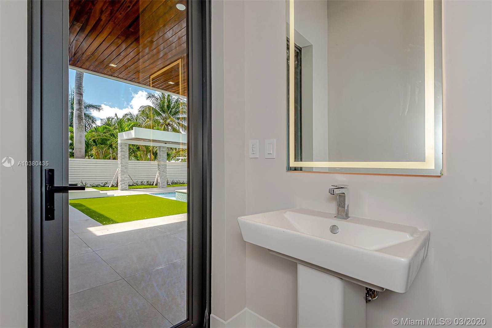 GOLDEN BEACH SEC D - Residential