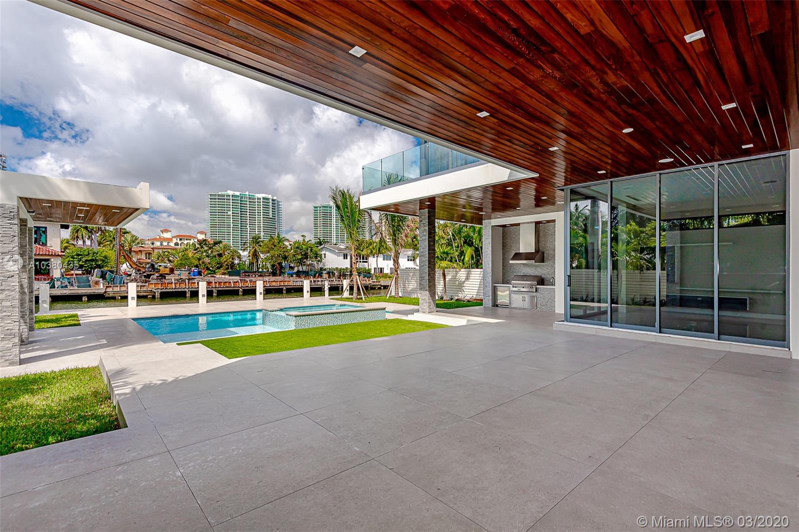 GOLDEN BEACH SEC D - Residential