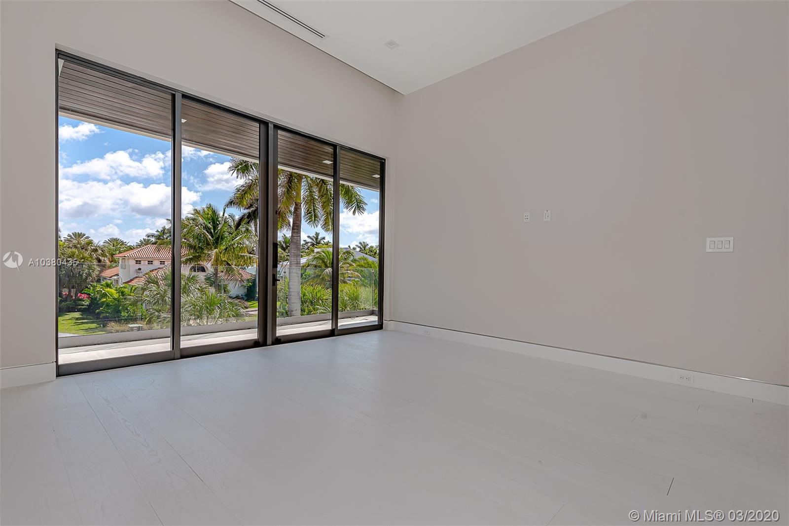 GOLDEN BEACH SEC D - Residential