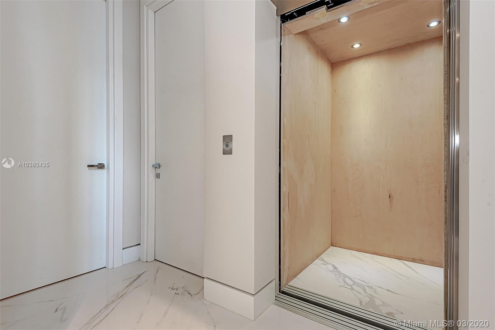 GOLDEN BEACH SEC D - Residential