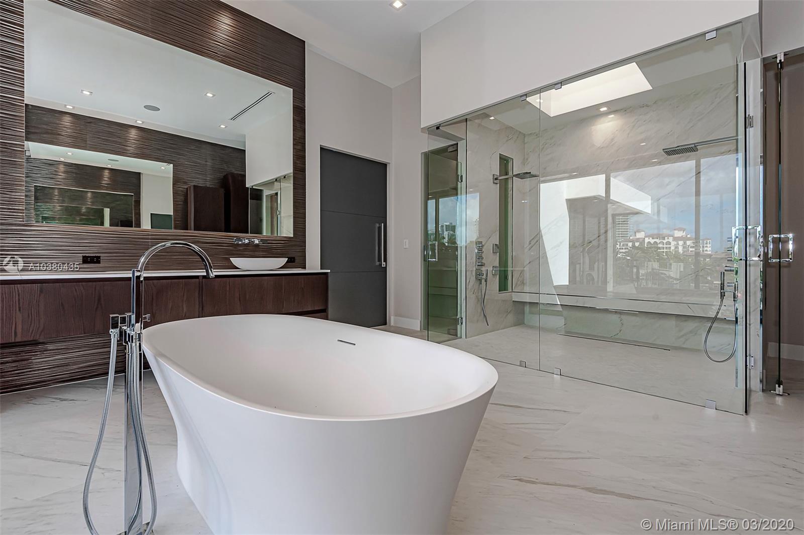 GOLDEN BEACH SEC D - Residential