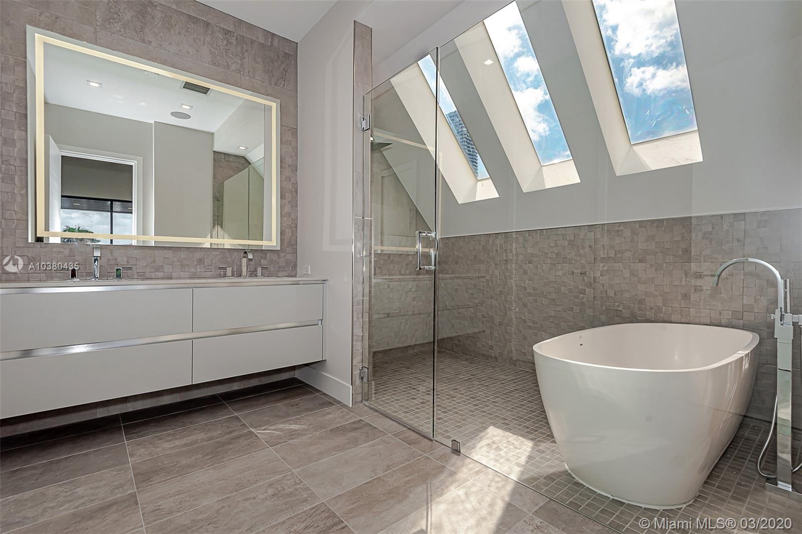 GOLDEN BEACH SEC D - Residential