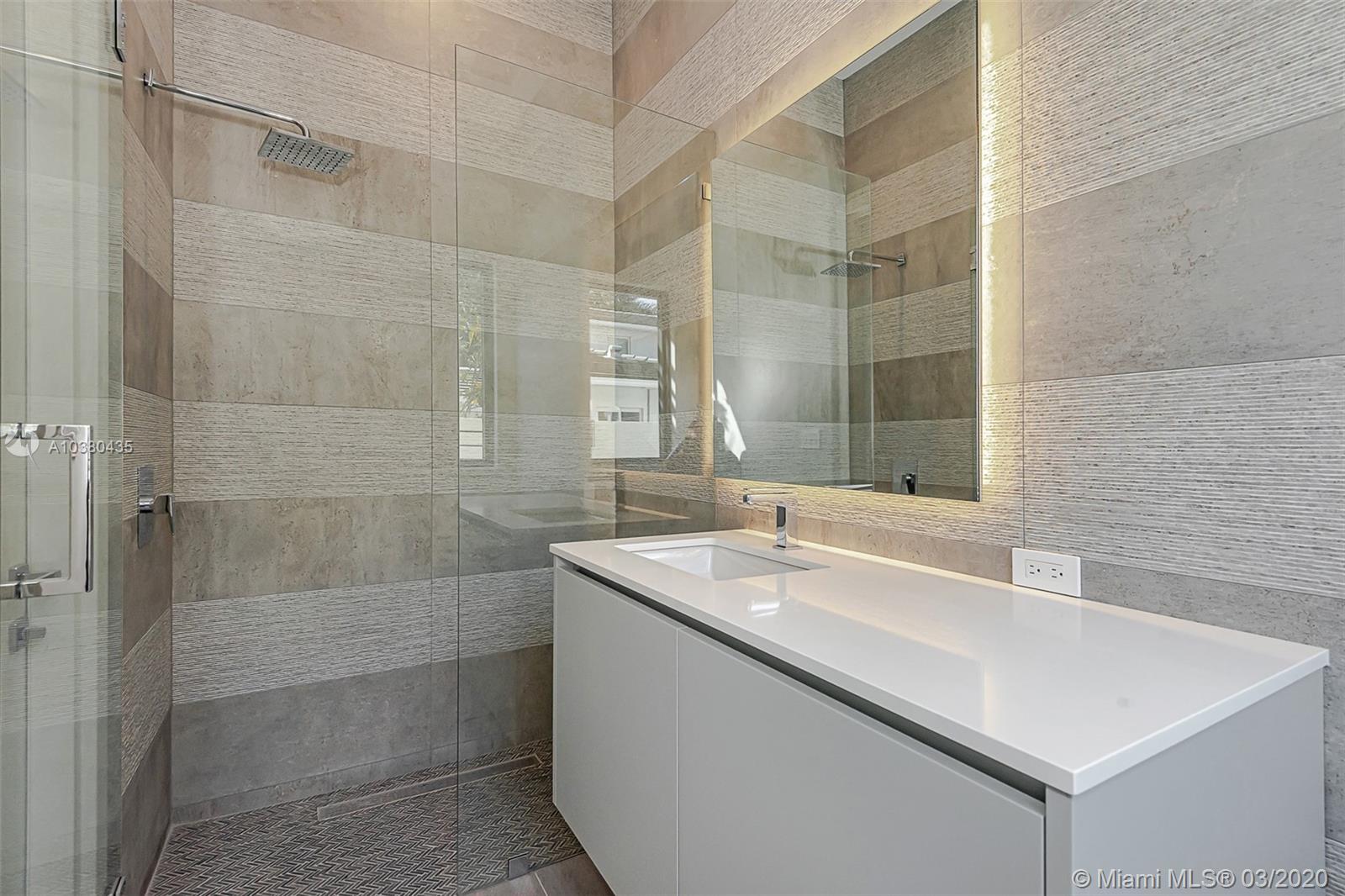 GOLDEN BEACH SEC D - Residential