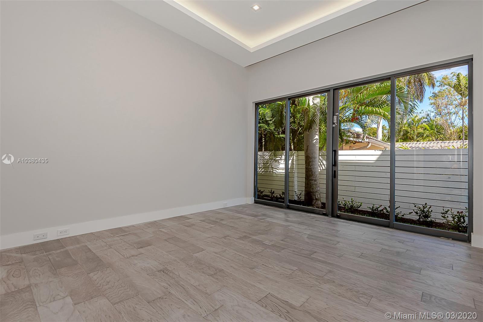 GOLDEN BEACH SEC D - Residential