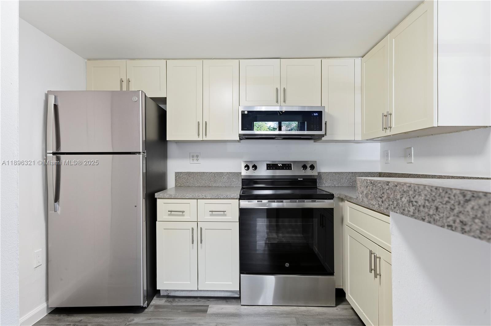 VILLAS DE VENEZIA CONDO - Residential