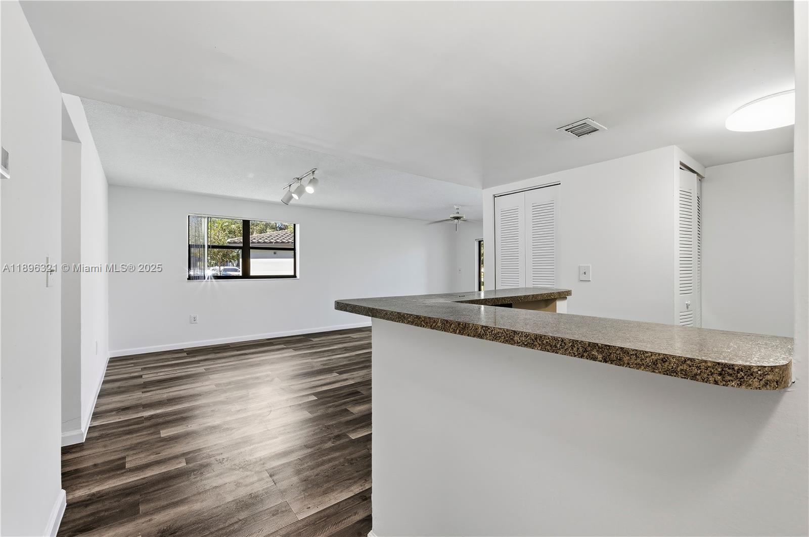 VILLAS DE VENEZIA CONDO - Residential