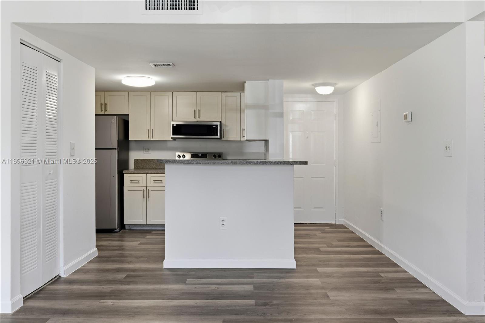 VILLAS DE VENEZIA CONDO - Residential