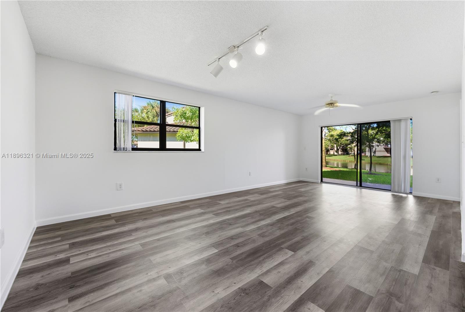 VILLAS DE VENEZIA CONDO - Residential