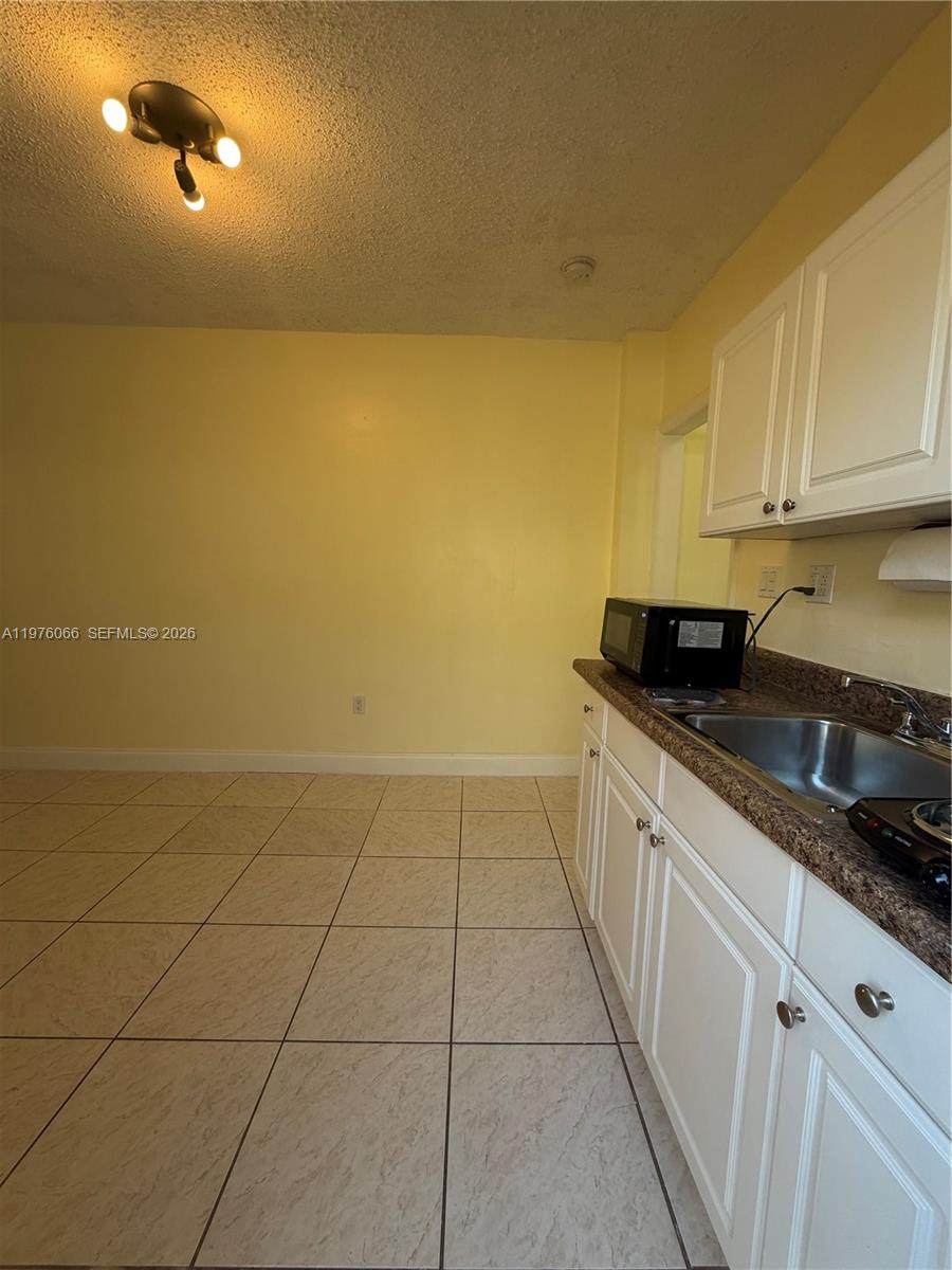 CORAL GARDENS 1ST ADDN - Residential Lease