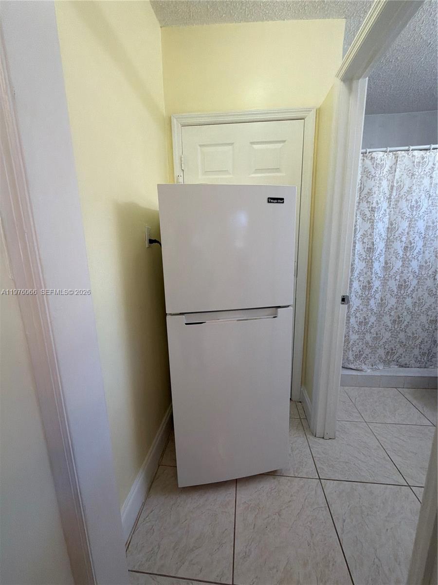 CORAL GARDENS 1ST ADDN - Residential Lease