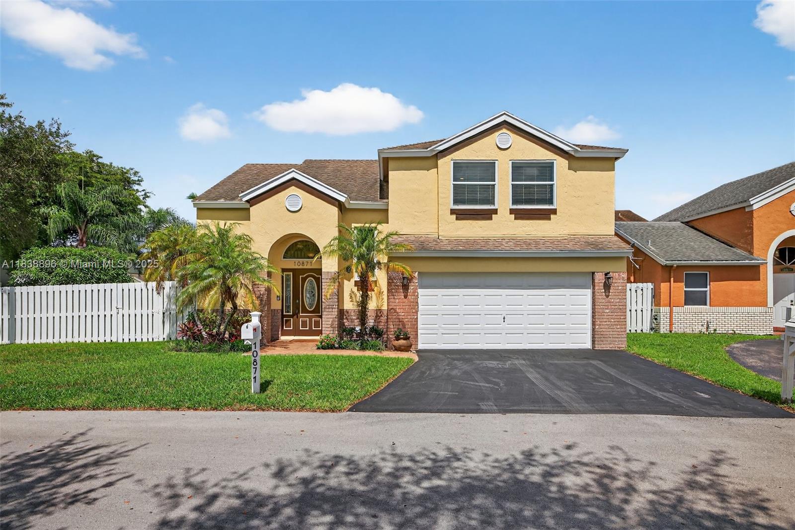 10871 SW 11th Mnr