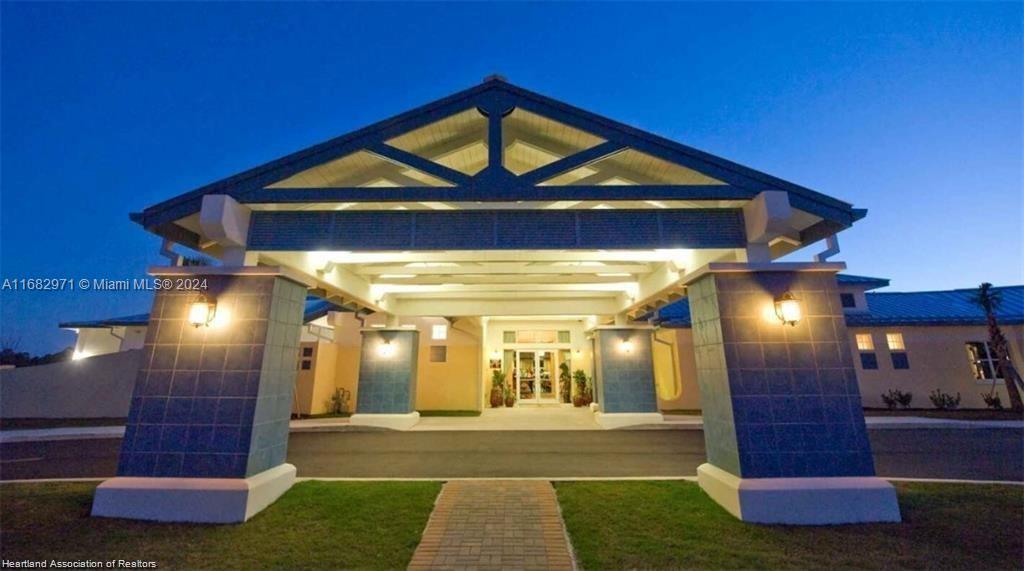 SUN N LAKE EST OF SEBRING - Land