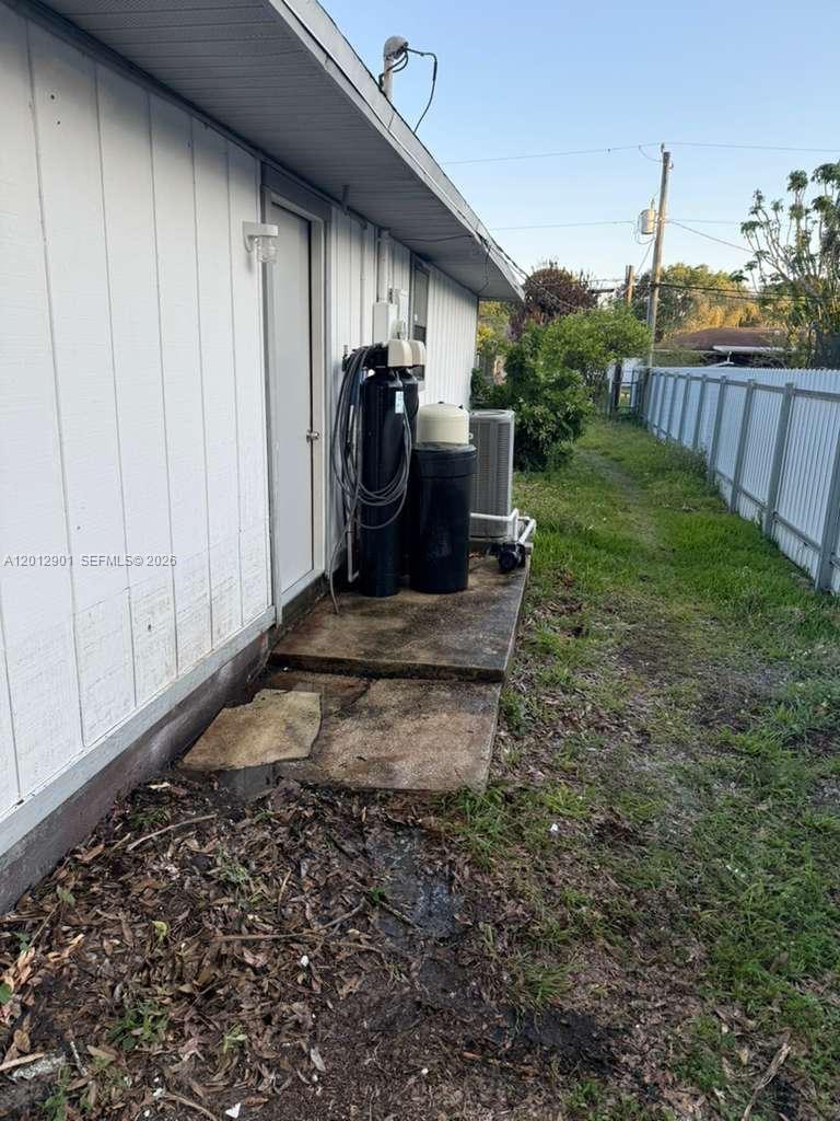 LAKEWOOD PARK UNIT 5 - Residential Lease