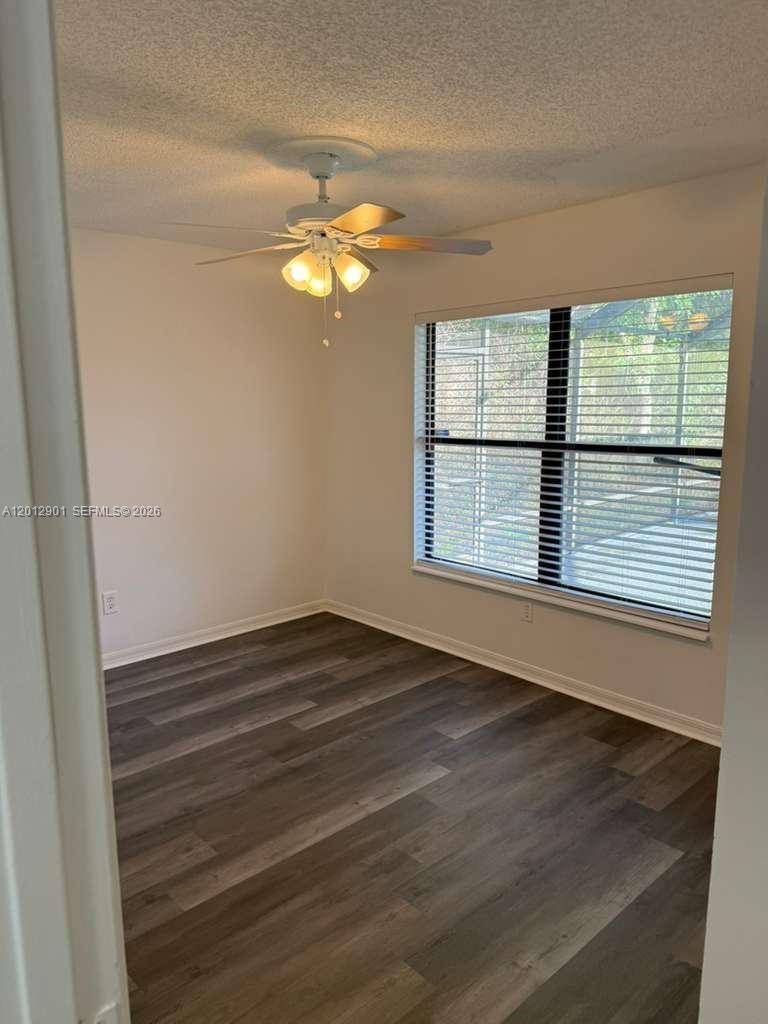 LAKEWOOD PARK UNIT 5 - Residential Lease