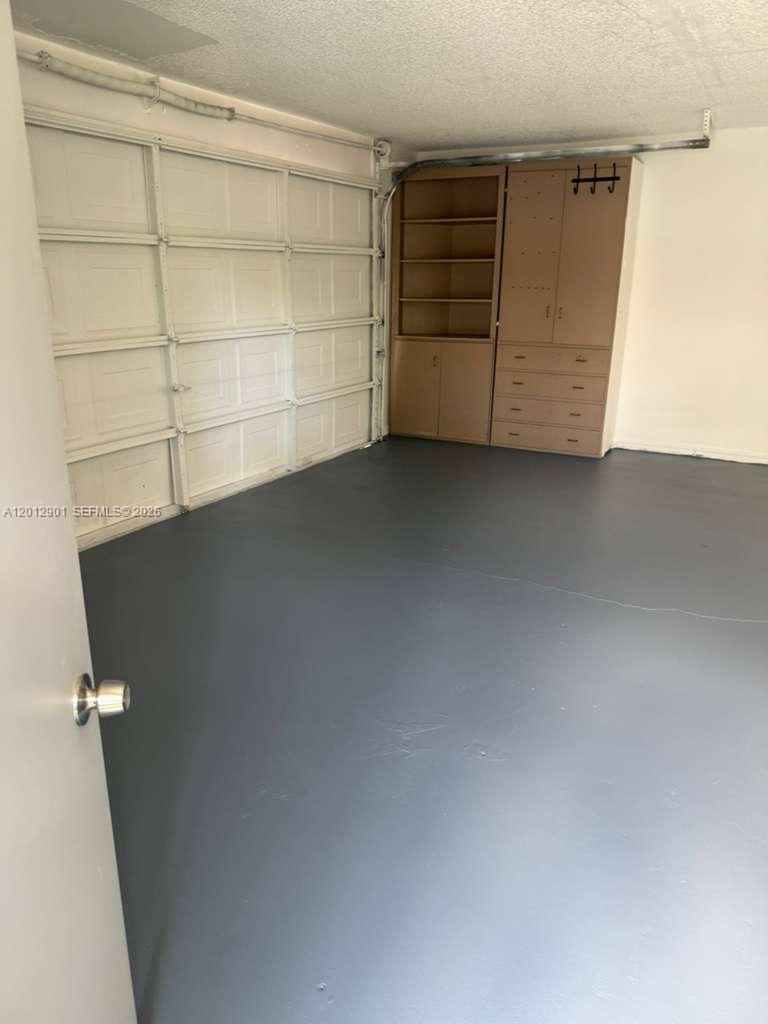 LAKEWOOD PARK UNIT 5 - Residential Lease
