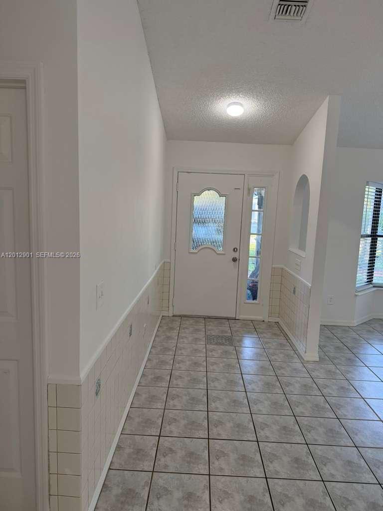 LAKEWOOD PARK UNIT 5 - Residential Lease