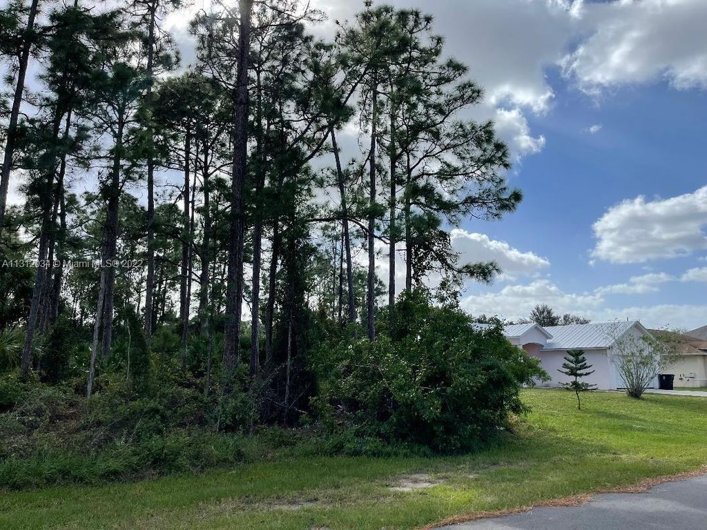 Photo of 926 Eureka Ave, Port Saint Lucie, FL 34953 (MLS # A11312034)