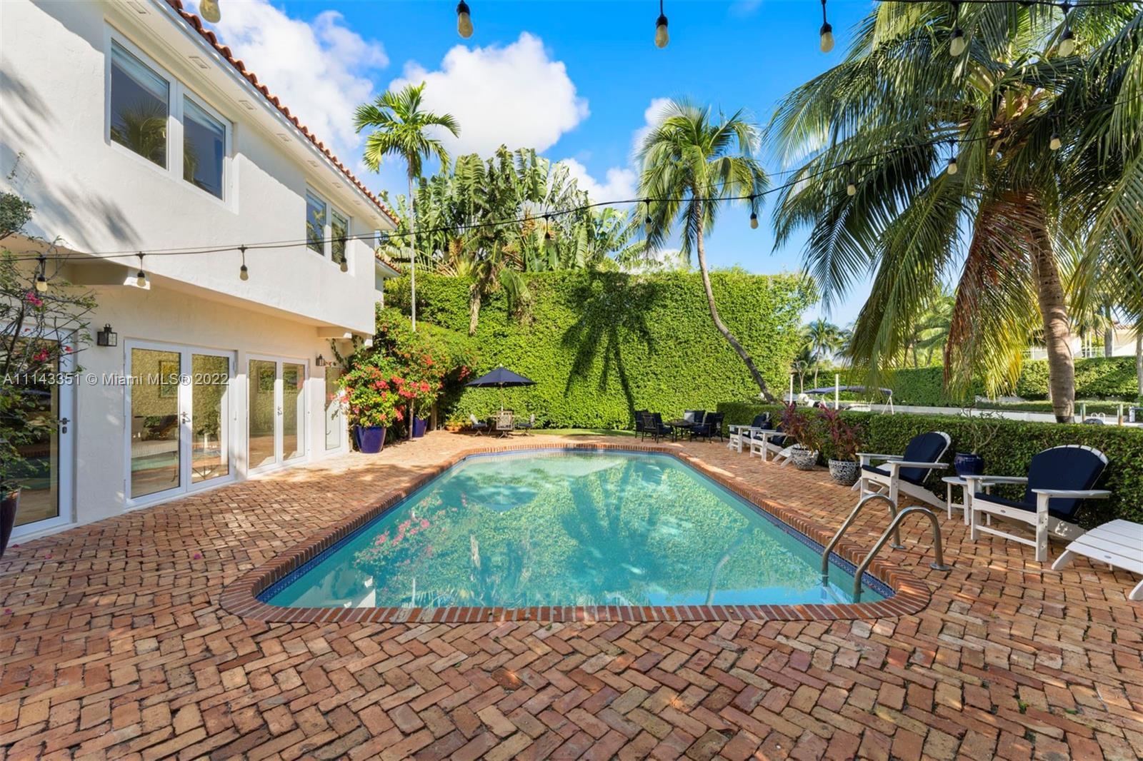 SUNSET LAKE EXTENSION - Residential